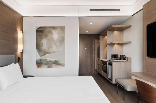 AC Hotel by Marriott Vilnius — Bedroom