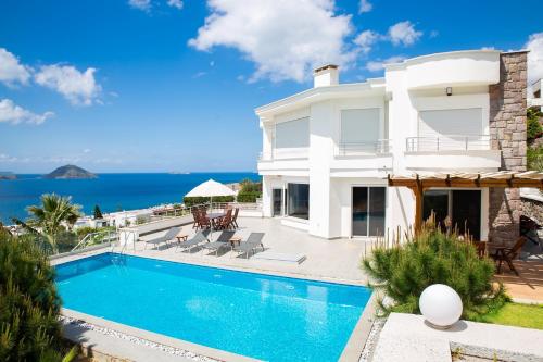 Villa Azure Heaven