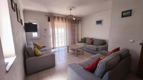 Villa V4 com Piscina Privada a 400 metros da Praia