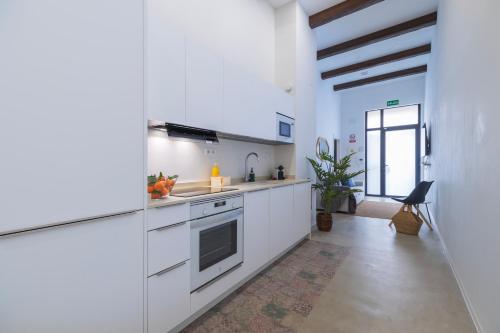 Modern & Stylish Apartment Close to the Beach