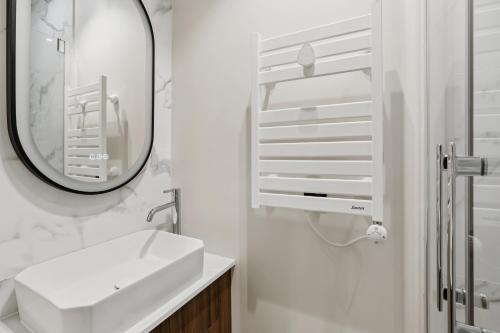 Lavie Maison Marais Hot Tub AC
