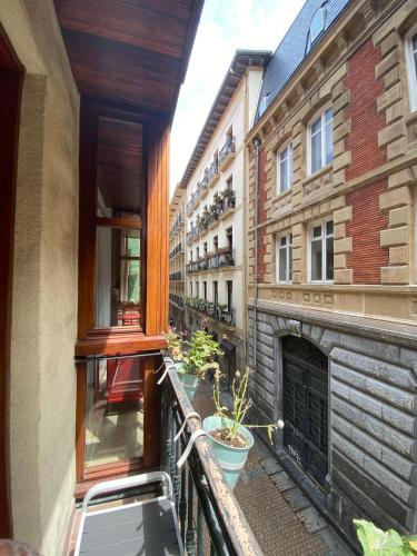 Ekhilore II Bilbao Old Town