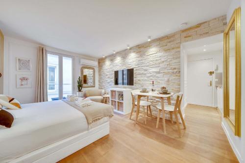 Historical apartment in the heart of Paris - 2