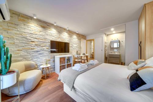 Historical apartment in the heart of Paris - 2