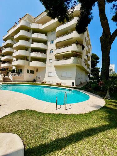 2 Bedroom Apartment in Puerto Marina