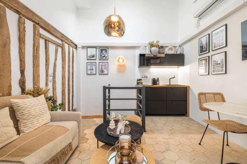 Historical apartment in the heart of Paris -6