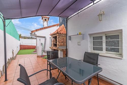 Home2Book Cozy Rural House with Terrace and Views