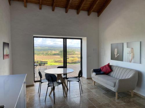 Beautiful farm stay near Rogil w floor heating