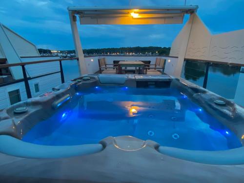 Hausboot Pula - Floating House Water Lily