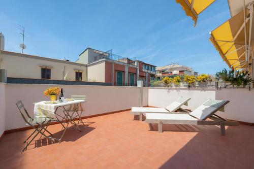 Molo Angioino Suites