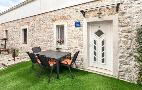 Stunning Apartment In Opuzen With Wifi