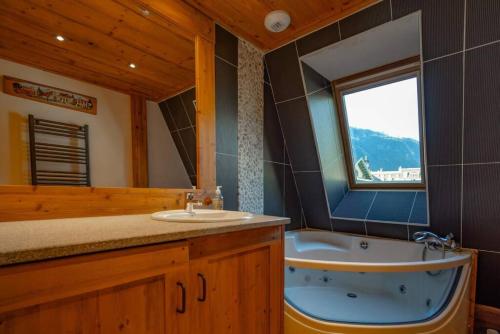 Astoria - UltraCentral 140m2 Balcons Vues Balneo Sauna