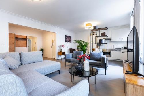 Experience Central Vienna from a Stylish and Modern Apartment