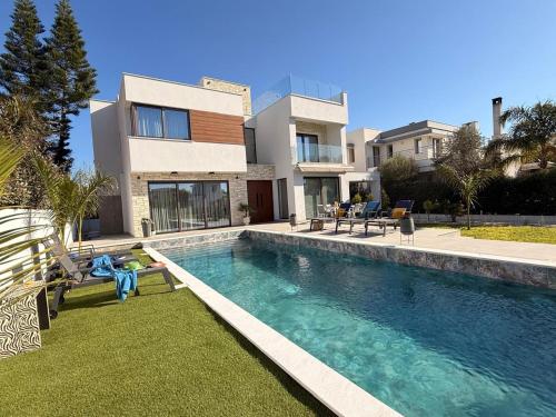 New Beach Villa-Roof Garden Sunrise and Ocean Sunset