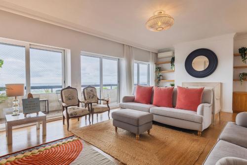 Royal 3BDR with Balcony & River View by LovelyStay