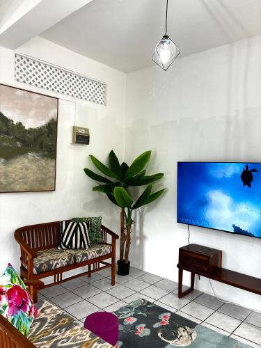 Breezy Corinth Garden Apartment