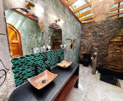 Bilik mandi di Tree Top Apartment