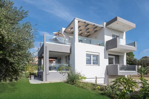 Adriana Horizon Villa, Pool & Hillside View