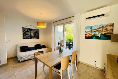 Mini-villa dans résidence avec piscine T2 BONIFACIO