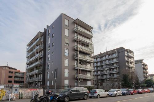 I-Host - Modern B&B Citylife Bovisa