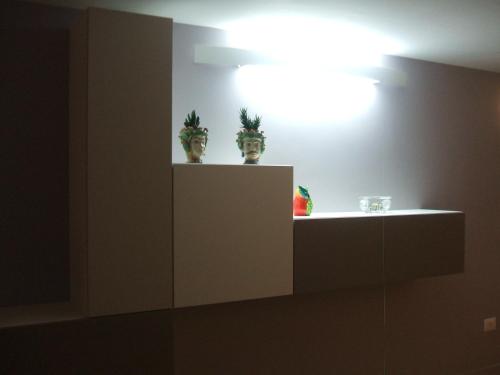 a room with a counter with two plants on it at B&B Milu' in Crotone