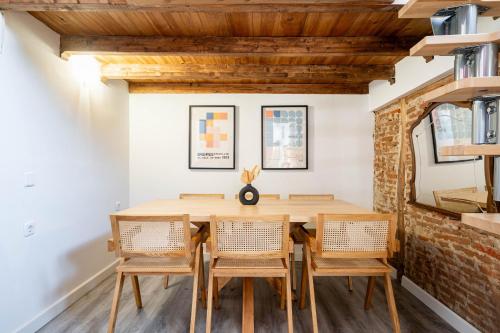 San Vicente Ferrer Top Floor 2BR ALQUILER TEMPORAL