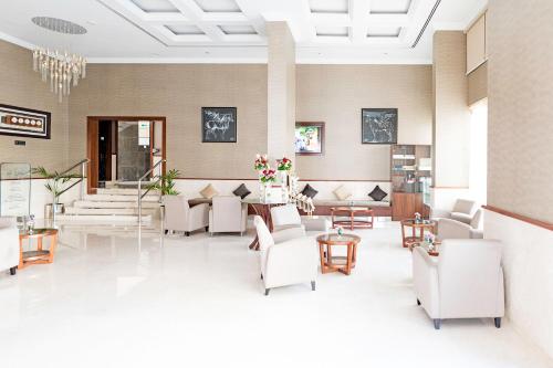 Χώρος καθιστικού στο Emirates Plaza Hotel