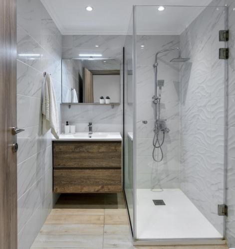 Sea view luxury apartment in Nea Kallikratia.