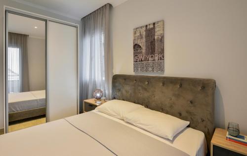 Sea view luxury apartment in Nea Kallikratia.