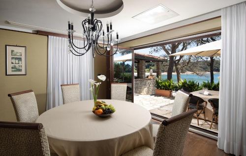 Gorgeous Home In Fazana With Wifi