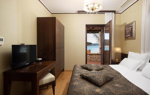 Gorgeous Home In Fazana With Wifi