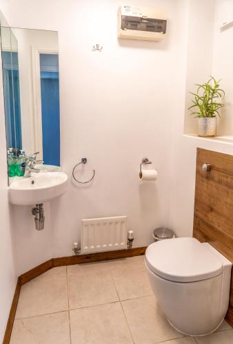 Vyn's Holiday home - Sleeps 6 photo 14