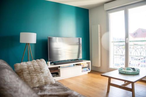 High Standing Apartment Swimming Pool Beach 3 min away