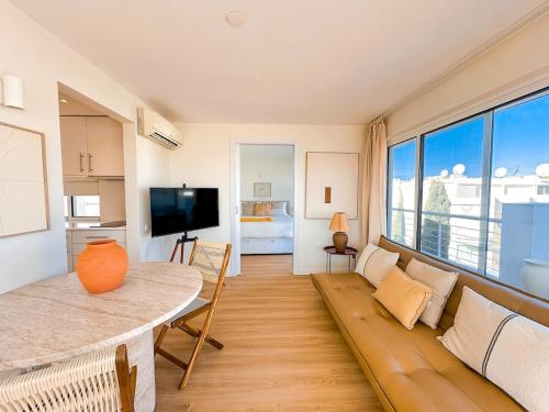 Resort Penthouse sea view, 2 pools and private beach