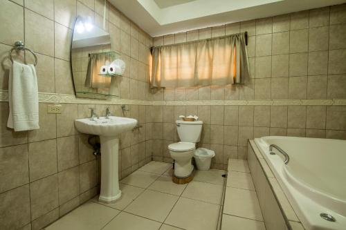 Ванная комната в Hotel Cordoba