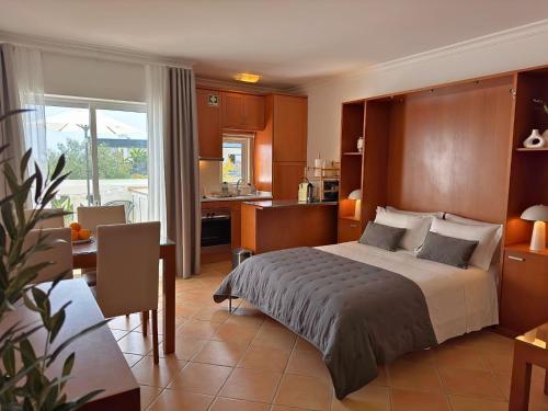 Sunny Studio with Balcony and Pool - Cabanas de Tavira