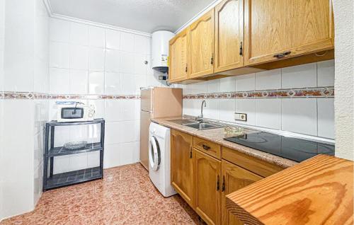 Lovely Apartment In Torrevieja With Wifi