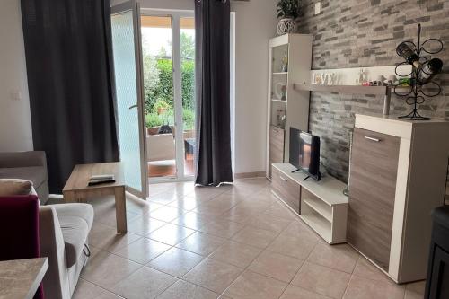 Apartments with parking space - Krk - 25074