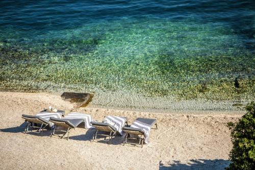 Luxe Villa palace Nera 2 by sea Heated pool
