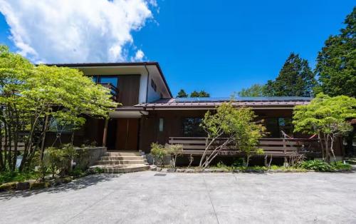 温泉かけ流しとBBQが楽しめる 280sqmのラグジュアリーな箱根貸切別荘 芦ノ湖の眺望