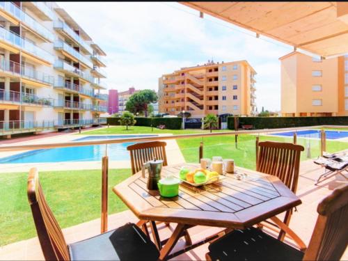 Apartamento Familiar con Parking y Aire Acondicionado en Roses - ES-258-180