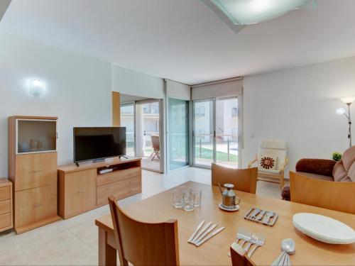 Apartamento Familiar con Parking y Aire Acondicionado en Roses - ES-258-180