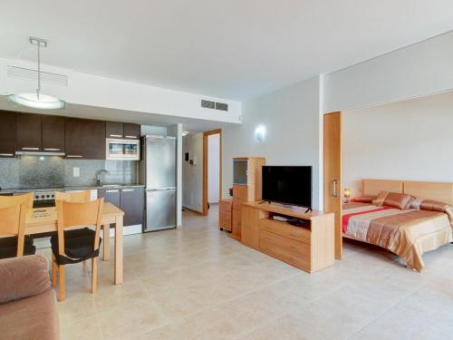 Apartamento Familiar con Parking y Aire Acondicionado en Roses - ES-258-180