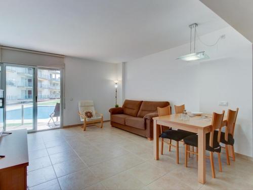 Apartamento Familiar con Parking y Aire Acondicionado en Roses - ES-258-180