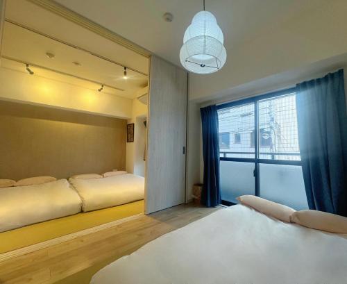 Love Asakusa 2 Bedroom Apartment Sleeps 6 3 Min to Sensoji SkyTree View Airport Direct Elevator Free WiFi