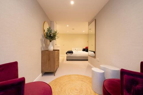 Foto Argyl - Central Old Town Mews Home with Parking 2