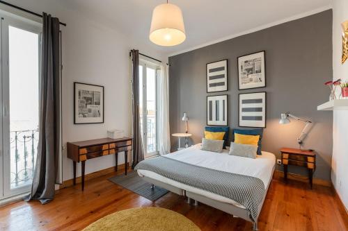 Family Central Lisbon Apartment near Metro sleeps 8