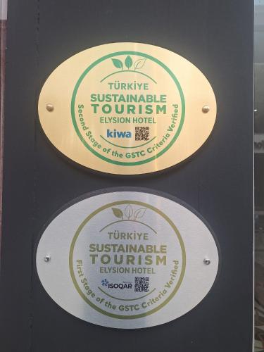 Sijil, anugerah, tanda atau dokumen lain yang dipamerkan di Elysion Hotel