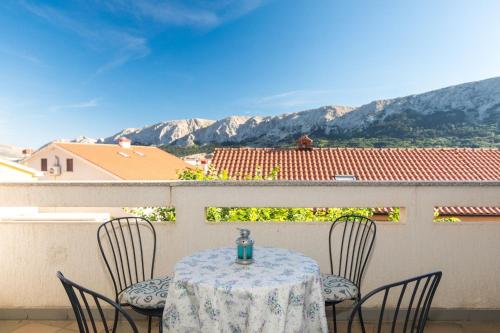Apartment Glorija with balcony