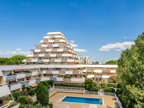 Studio clim & terrasse - free parking - 100m de la mer